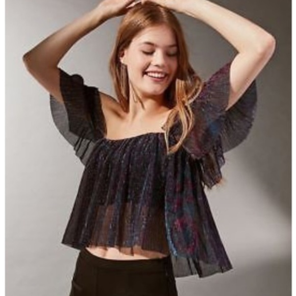 Urban Outfitters Tops - NWOT Urban Outfitters off-shoulder crop top - Sz S
